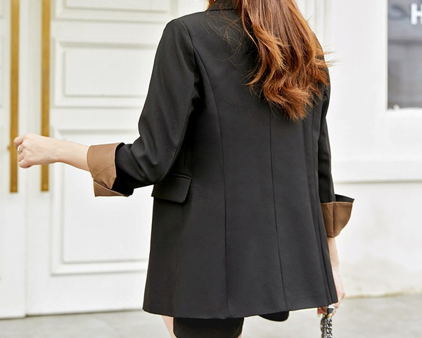 Geaca de dama actuala model lung lat cu nasturi