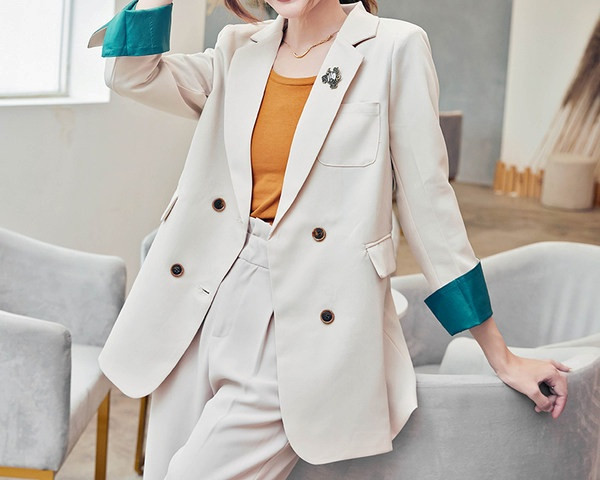 Geaca de dama actuala model lung lat cu nasturi