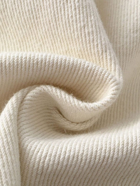 Sieviešu platie džinsi ar kabatām un pogu