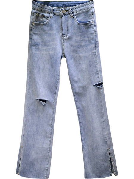 Ravni model ženskih traperica sa poderanim motivima - u plavoj boji