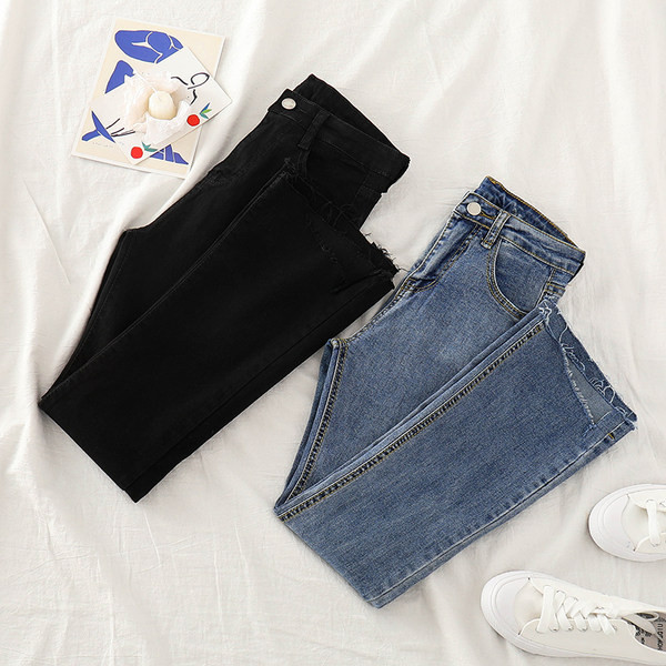 Sieviešu džinsi ar pogu un kabatām - divu krāsu
