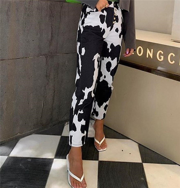 Plašs džinsu modelis ar dzīvnieku apdruku un 7/8 garumu