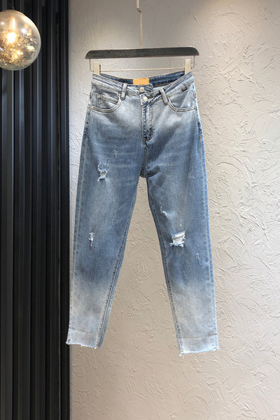 Blugi de dama cu model rupt si buzunare