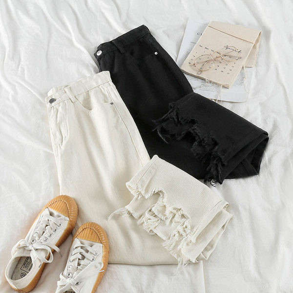 Φαρδύ μοντέλο γυναικεία τζιν με κουμπιά και σκισμένα μοτίβα