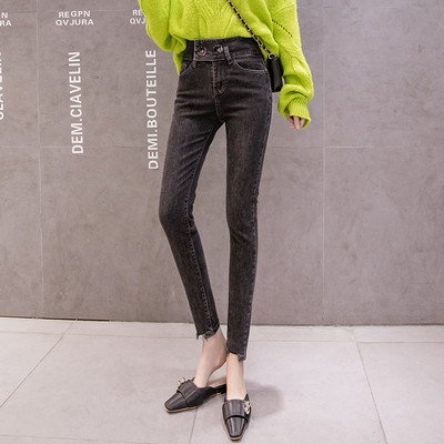 Γυναικεία τζιν με μεταλλική στερέωση