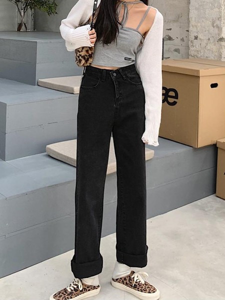 Jauns tīru sieviešu džinsu modelis melnā džinsā