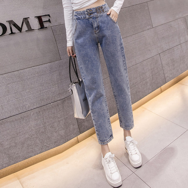 Sieviešu džinsu taisns modelis ar augstu vidukli - un metāla pogām