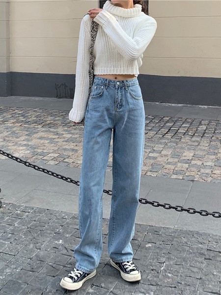 Plaši sieviešu džinsi gaišā krāsā - piemēroti pavasarim un vasarai