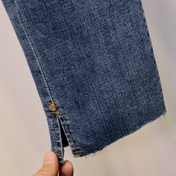 Sieviešu džinsi ar augstu vidukli - tīrs modelis zilā krāsā