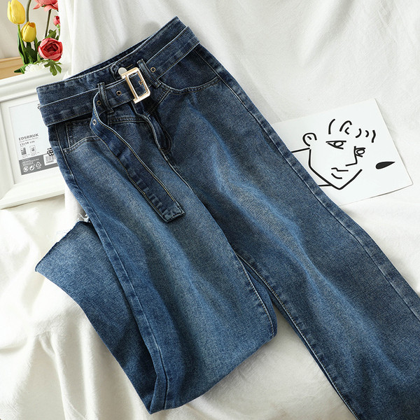 Model larg de blugi de dama cu curea si talie inalta