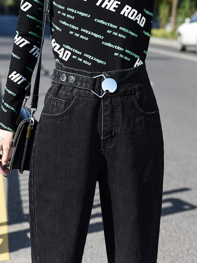 Sieviešu džinsi ar metāla sprādzi