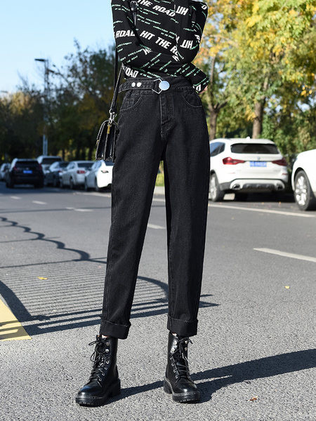 Sieviešu džinsi ar metāla sprādzi