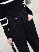 Sieviešu džinsi ar augstu vidukli un kabatām - metāla pogām