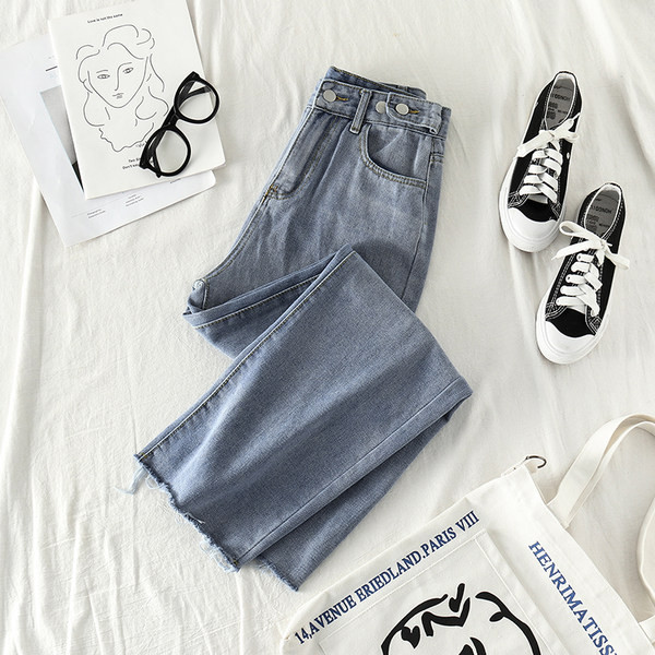 Blugi largi de dama actuali cu nasturi