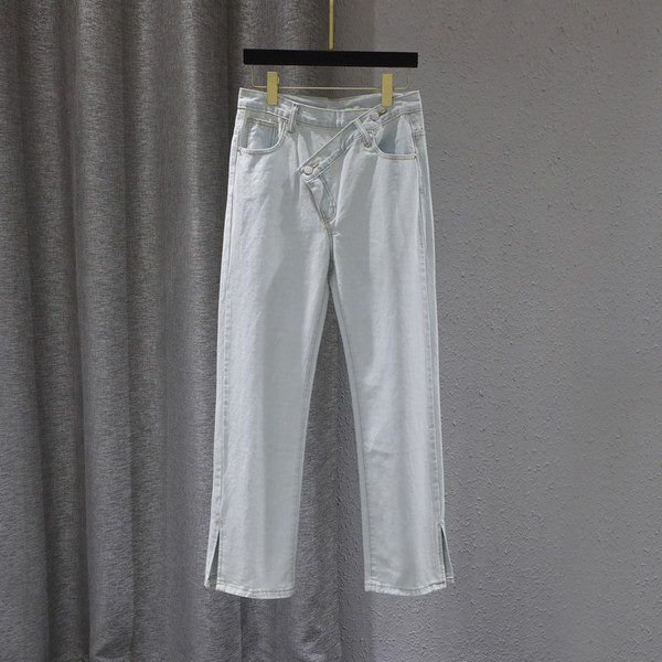 Sieviešu ikdienas džinsi ar šķēlumiem zilā krāsā