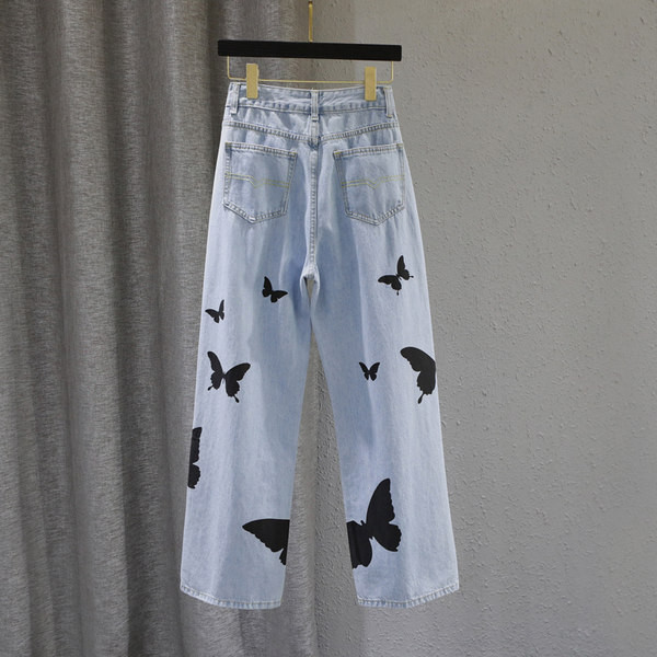 Sieviešu ikdienas džinsi ar aplikāciju un augstu vidukli