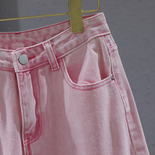 Γυναικεία τζιν με σκισμένο μοτίβο σε λευκό και ροζ χρώμα