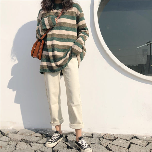 Blugi moderni in culoarea alba model drept