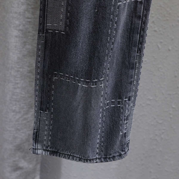 Γυναικεία τζιν σε μαύρο και μπλε χρώμα - φαρδύ μοντέλο