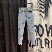 Blugi de dama cu aplicatii si motive rupte