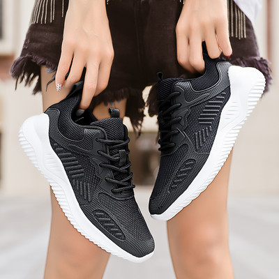 Ikdienas sieviešu kedas ar tīkliem vairāki modeļi, kas piemēroti sportam