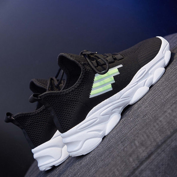 Γυναικεία αθλητικά παπούτσια με κορδόνια