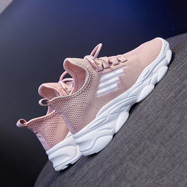 Γυναικεία αθλητικά παπούτσια με κορδόνια