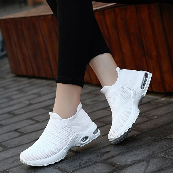 Adidasi moderni de dama din material textil cu camera