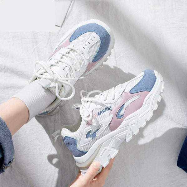 Γυναικεία αθλητικά  παπούτσια με σόλα από καουτσούκ και κορδόνια