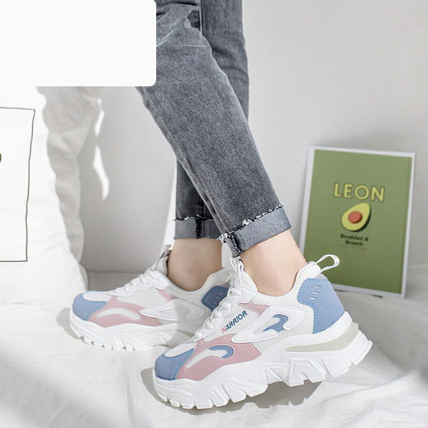 Γυναικεία αθλητικά  παπούτσια με σόλα από καουτσούκ και κορδόνια