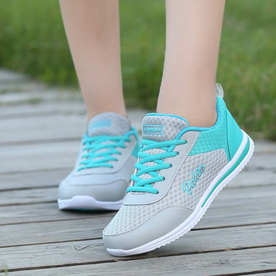 Αθλητικά και καθημερινά γυναικεία παπούτσια με έμβλημα - διάφορα μοντέλα