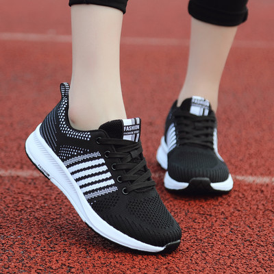 Αθλητικά και καθημερινά γυναικεία παπούτσια με έμβλημα - διάφορα μοντέλα