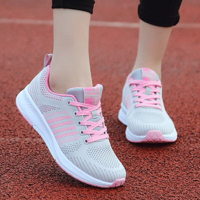 Αθλητικά και καθημερινά γυναικεία παπούτσια με έμβλημα - διάφορα μοντέλα