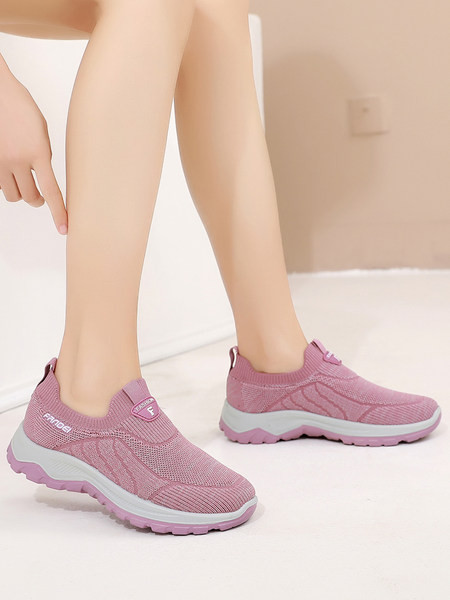 Γυναικεία αθλητικάπάνινα παπούτσια με επιγραφή