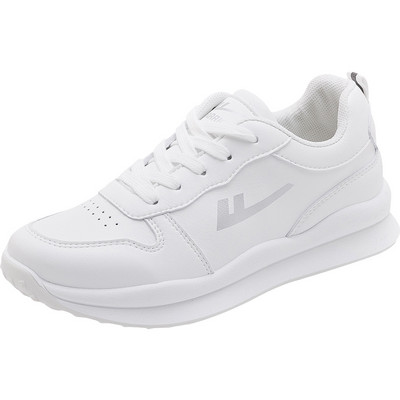 Μοντέρνα αθλητικά παπούτσια κατασκευασμένα από οικολογικό δέρμα και υφάσματα για γυναίκες