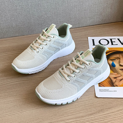 Αναπνεύσιμα γυναικεία αθλητικά παπούτσια με επίπεδη σόλα