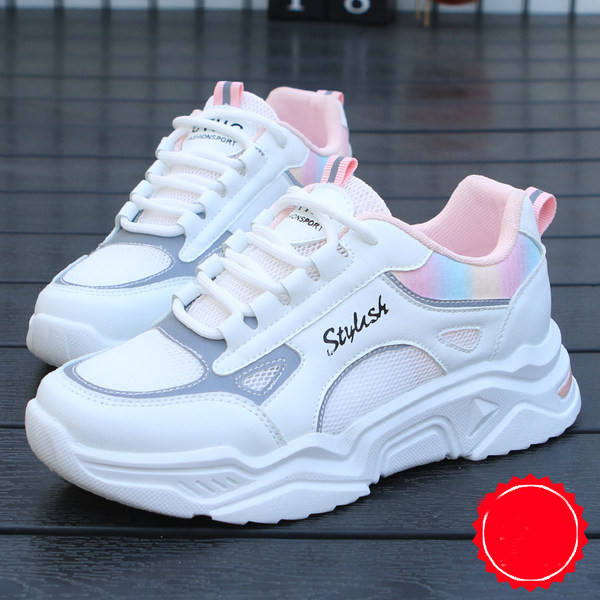 Elpojošas sieviešu kedas ar 4 cm platformu