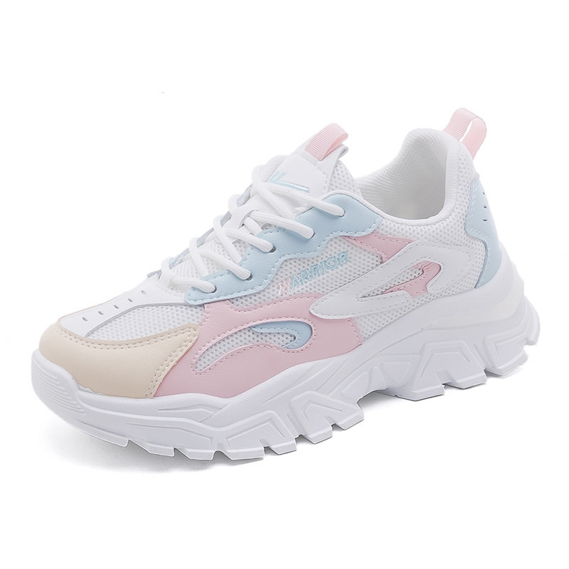 Νέο μοντέλο γυναικεία αθλητικά παπούτσια για την άνοιξη με κορδόνια και τραχιά σόλα