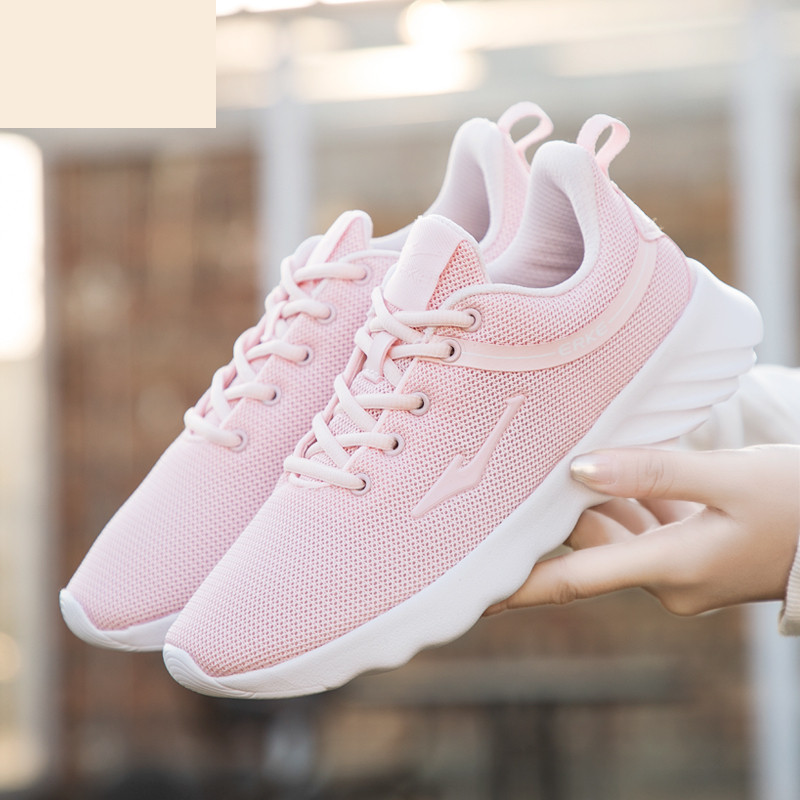 Γυναικεία υφασμάτινα παπούτσια κατάλληλα για καθημερινές και αθλητικές δραστηριότητες