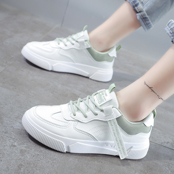 Model nou de adidasi de dama tip plasa - potriviti pentru primavara si vara