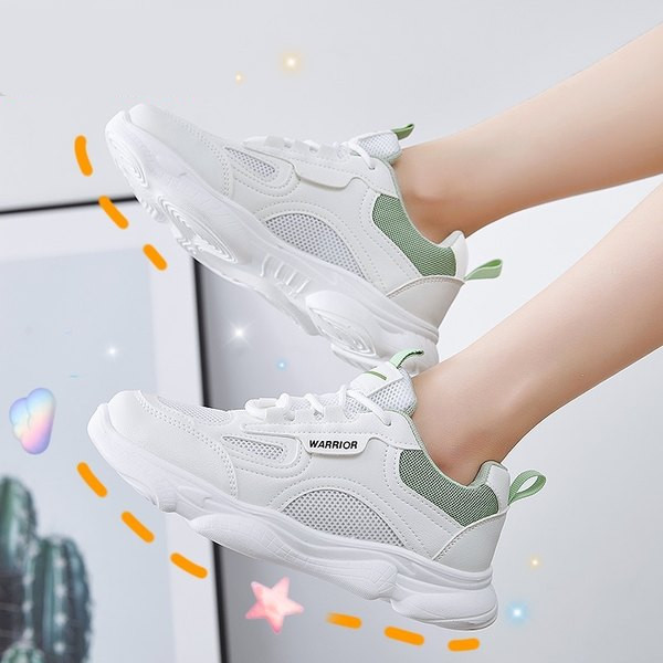 Γυναικεία casual αθλητικά παπούτσια από οικολογικό δέρμα και κορδόνια