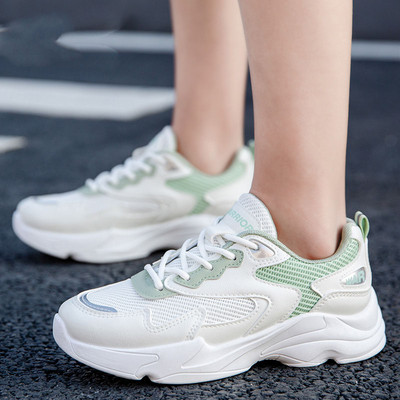 Ikdienas kedas ar mežģīnēm un sietu