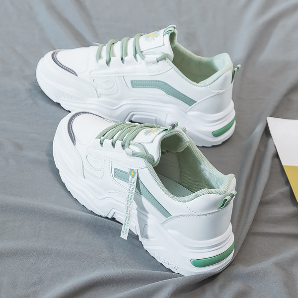 Νέο μοντέλο γυναικεία αθλητικά παπούτσια με κέντημα