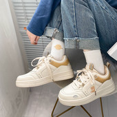 Γυναικεία αθλητικά αναπνεύσιμα παπούτσια με επίπεδη σόλα - τρία μοντέλα