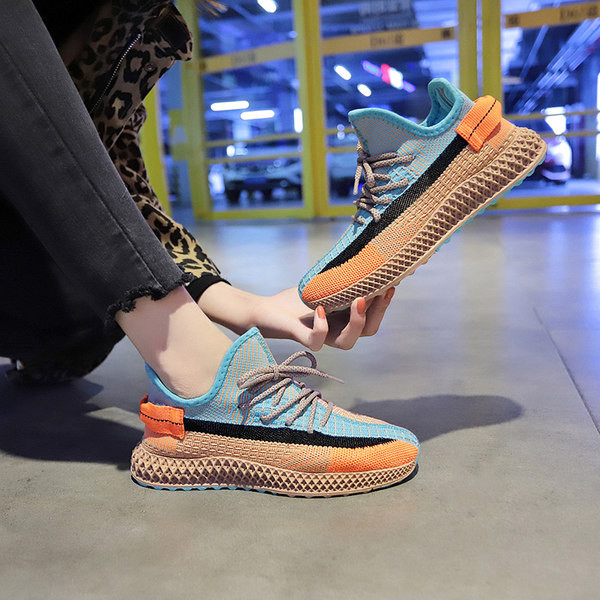 Krāsainas sieviešu elpojošas kedas ar šņorēm