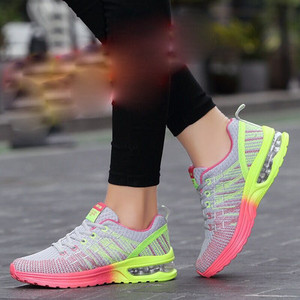 Αθλητικά γυναικεία αναπνεύσιμα παπούτσια με κορδόνια σε διάφορα μοντέλα