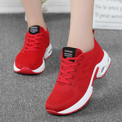 Αθλητικά γυναικεία αναπνεύσιμα παπούτσια με κορδόνια σε διάφορα μοντέλα