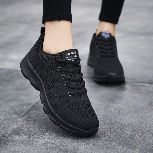 Γυναικεία αναπνεύσιμα αθλητικά παπούτσια με επιγραφή