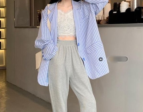 Jachetă lungă în carouri, elegantă, cu nasturi