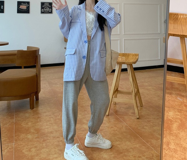 Jachetă lungă în carouri, elegantă, cu nasturi